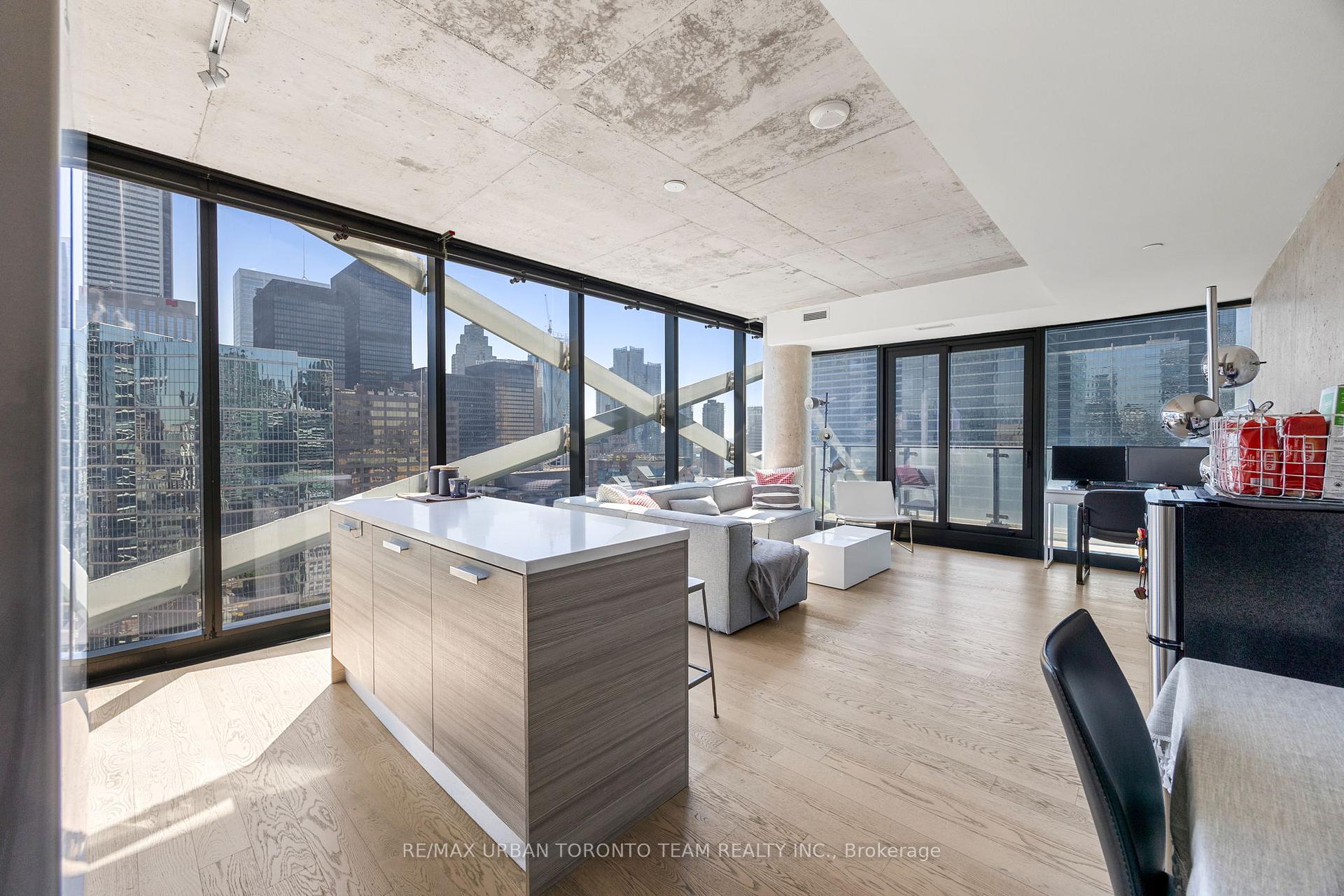 2 Bedrooms Condo at 224 King, Toronto For sale