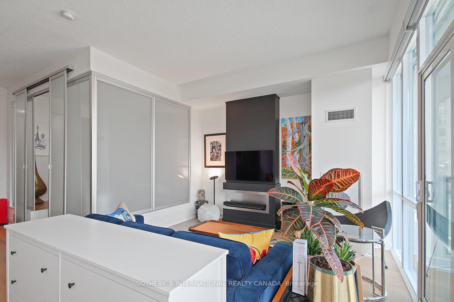 2 Bedrooms Condo at 116 George,  Toronto For sale