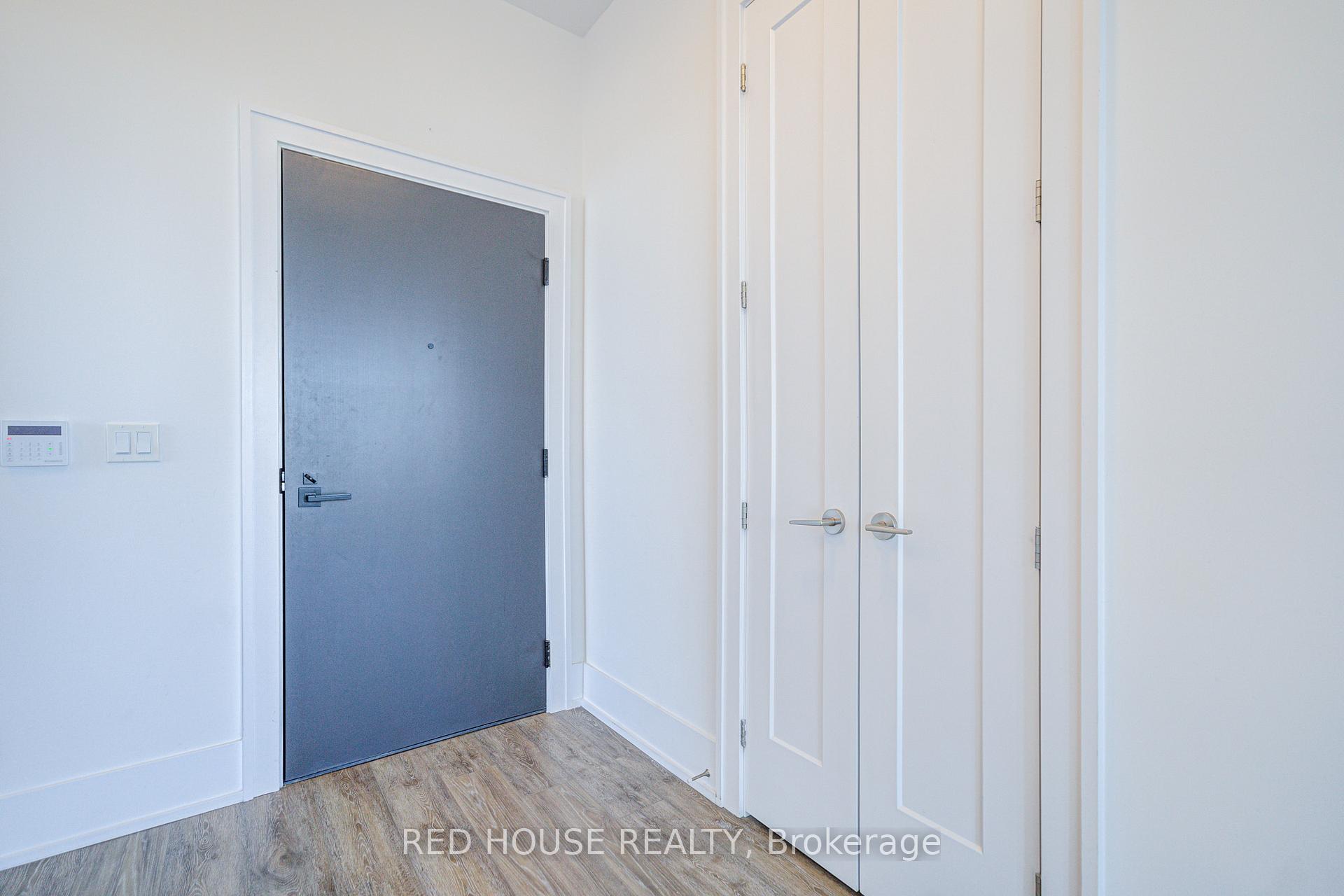 3 Bedrooms Condo at 25 Adra Grado, Toronto For sale
