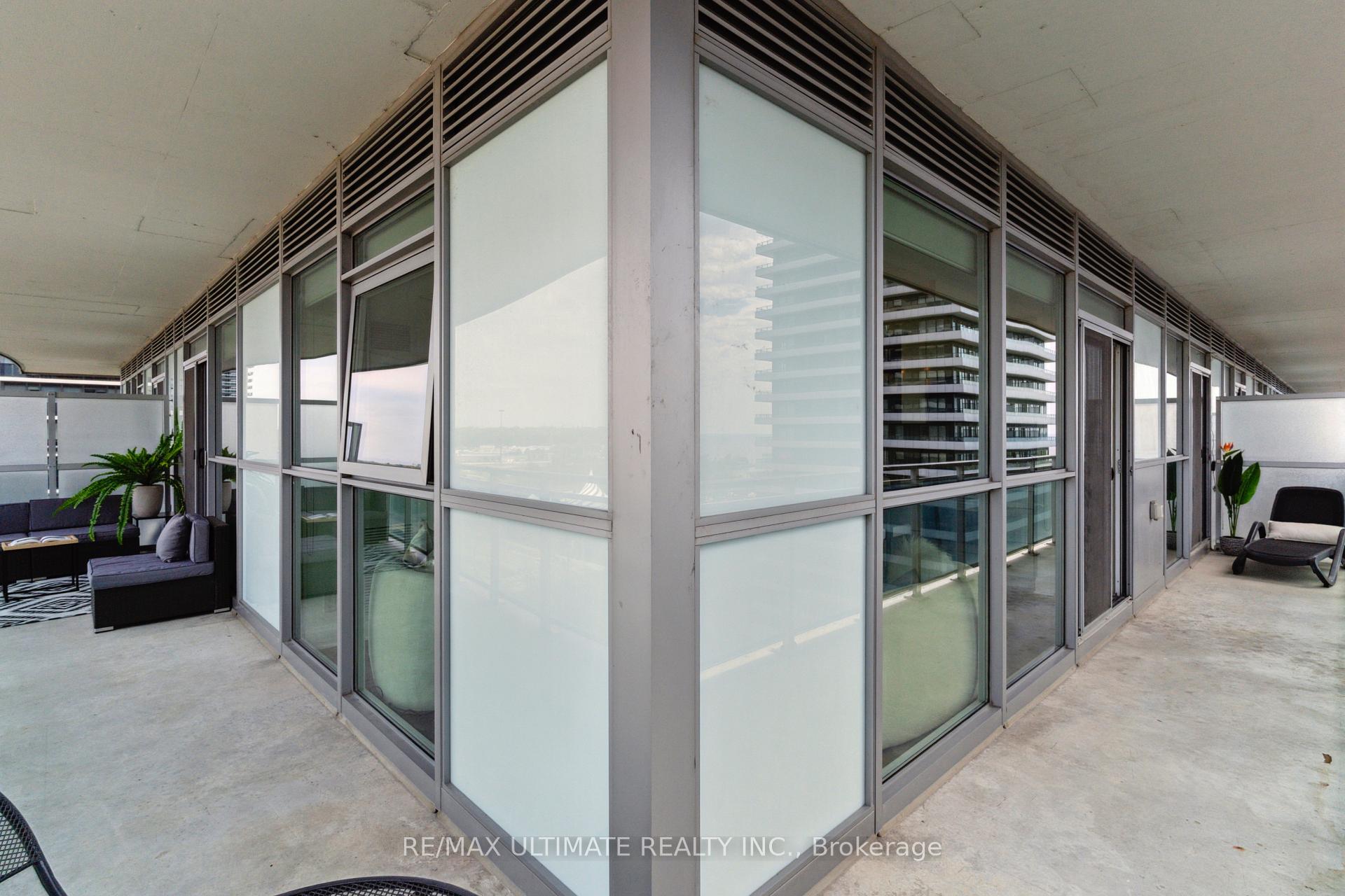 2 Bedrooms Condo at 33 Shore Breeze, Toronto For sale