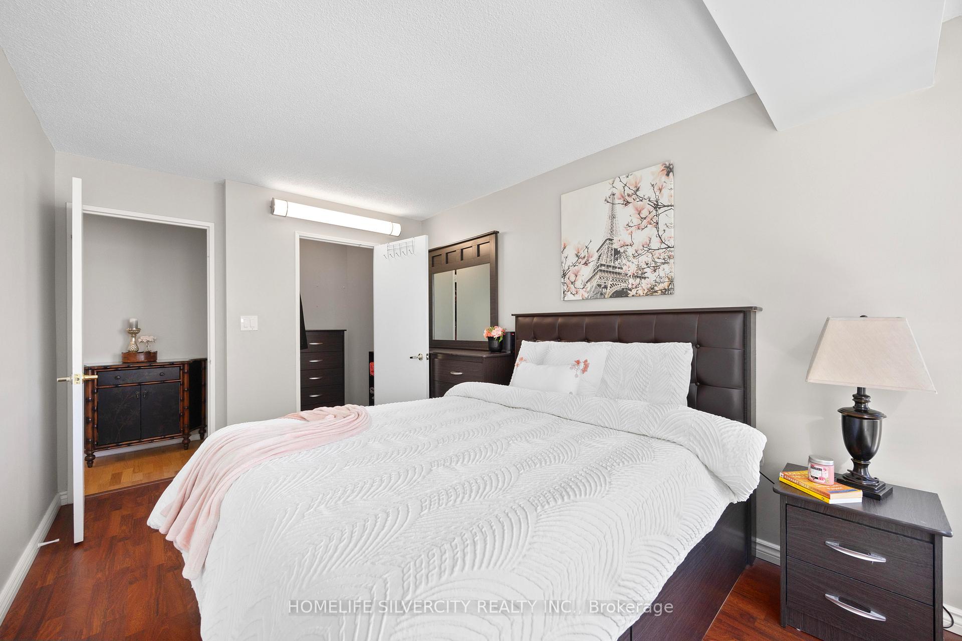 3 Bedrooms Condo at 145 Hillcrest, Mississauga For sale