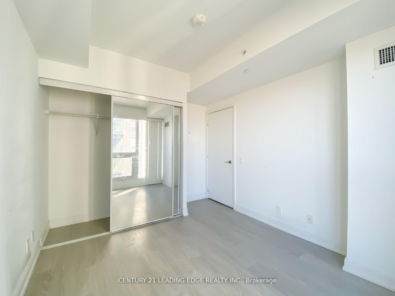 2 Bedrooms Condo at 181 Dundas, Toronto For sale