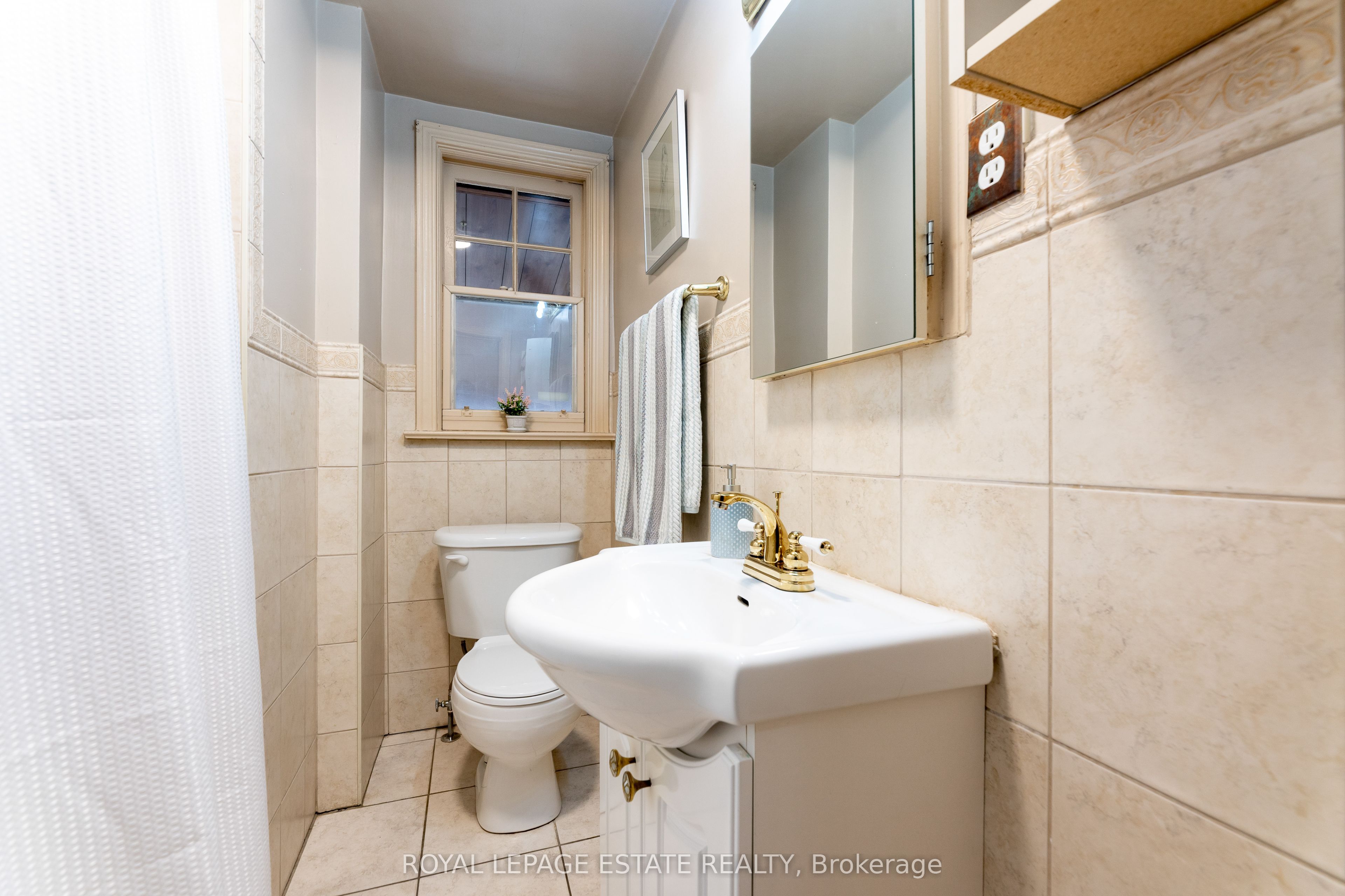 69 Anndale Drive, Toronto, ON M2N 2X2