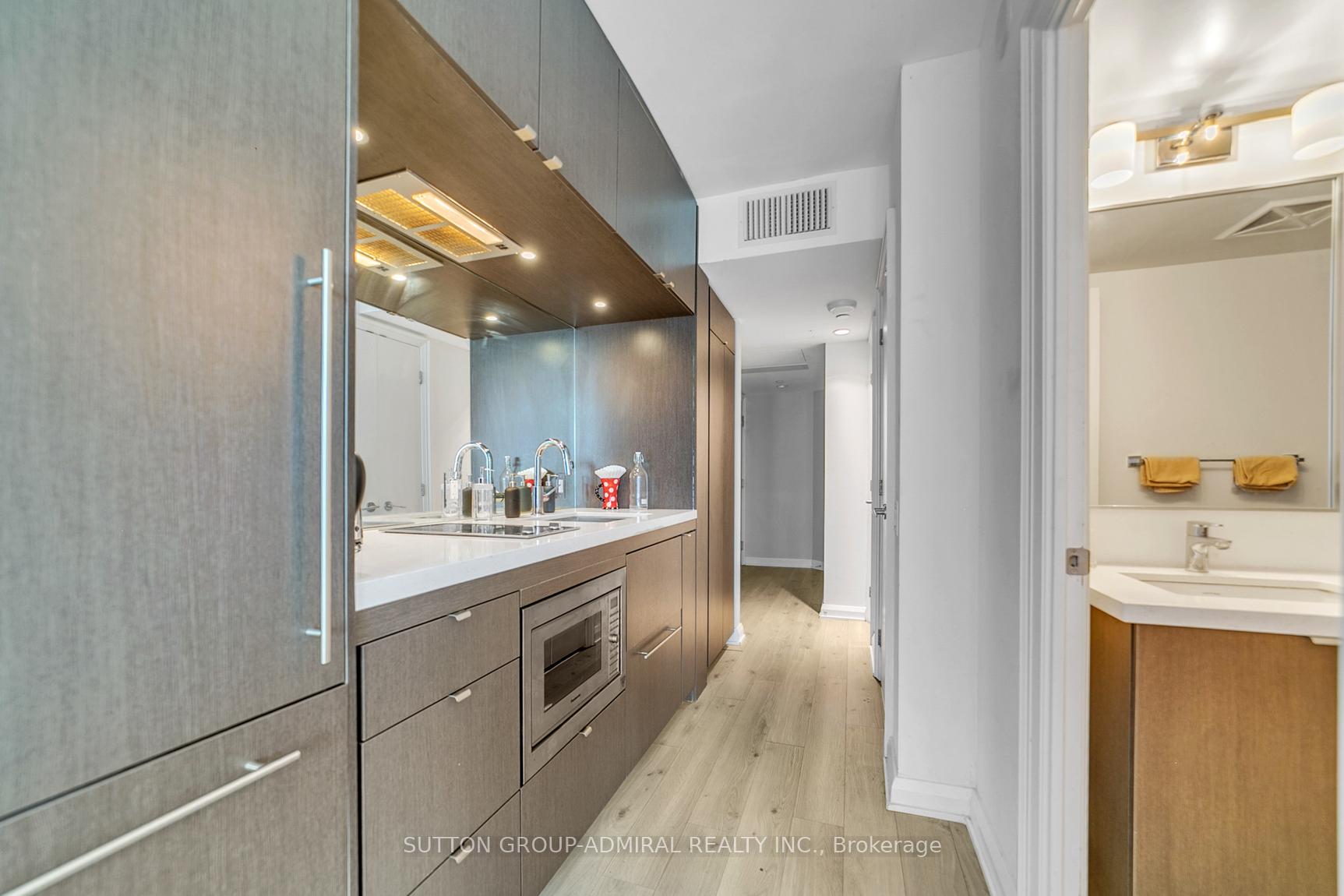 Condo at 155 YORKVILLE, Toronto For sale