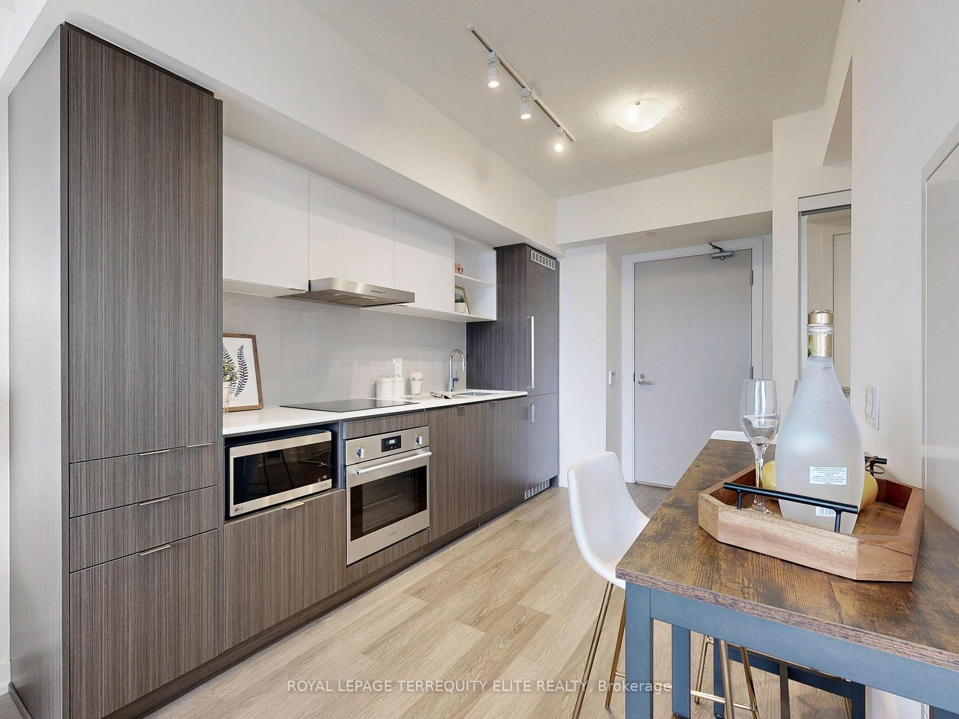 1 Bedroom Condo at 55 Cooper, Toronto For sale