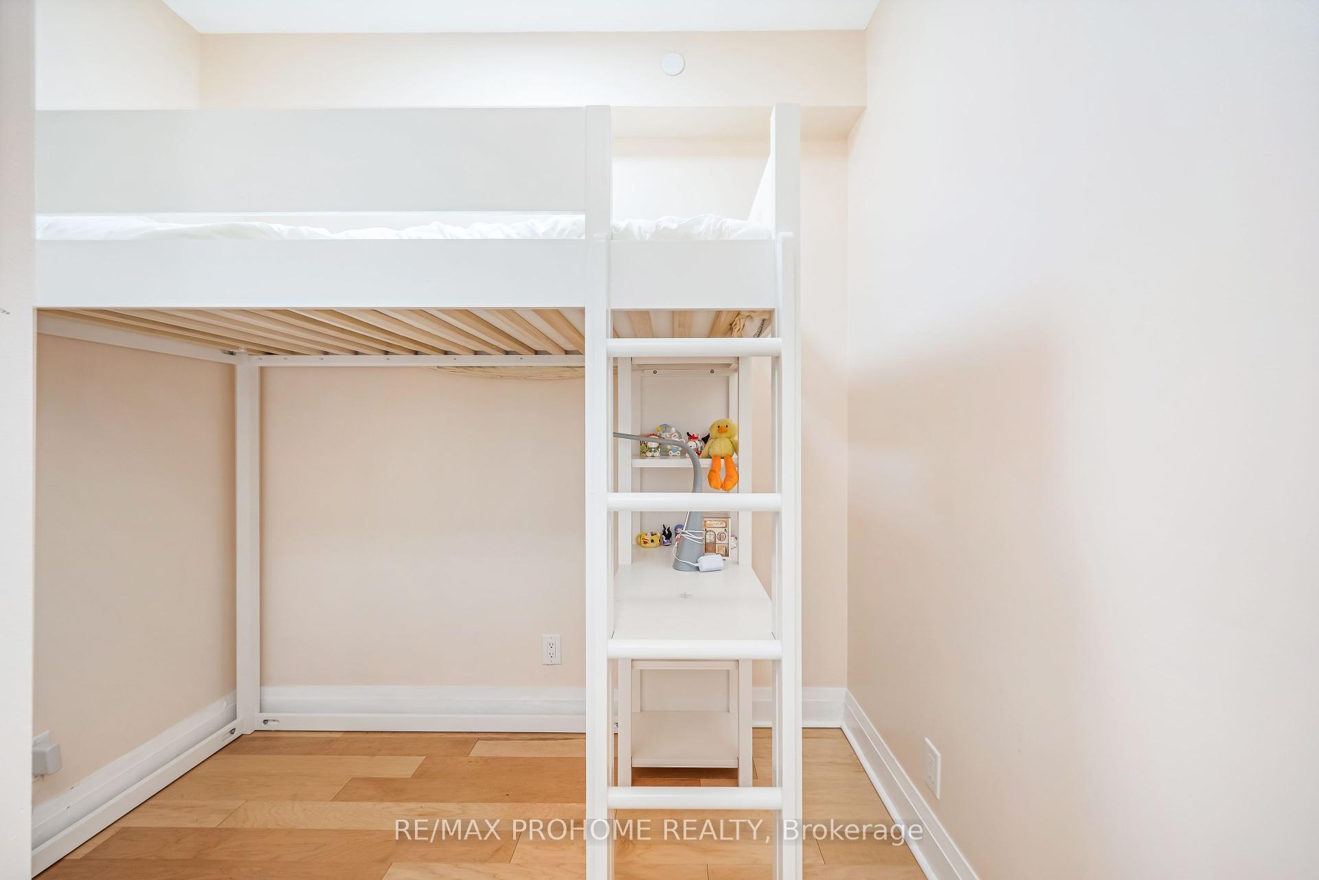 2 Bedrooms Condo at 21 Clairtrell, Toronto For sale
