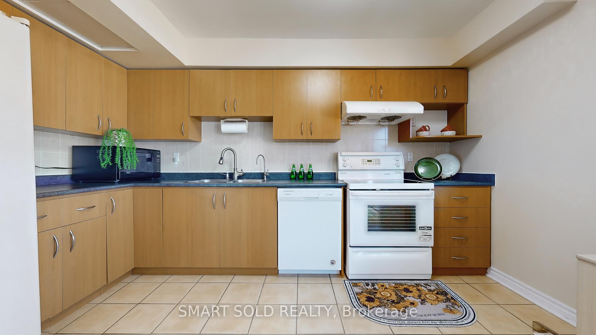 3 Bedrooms Condo at 2606 Midland, Toronto For sale