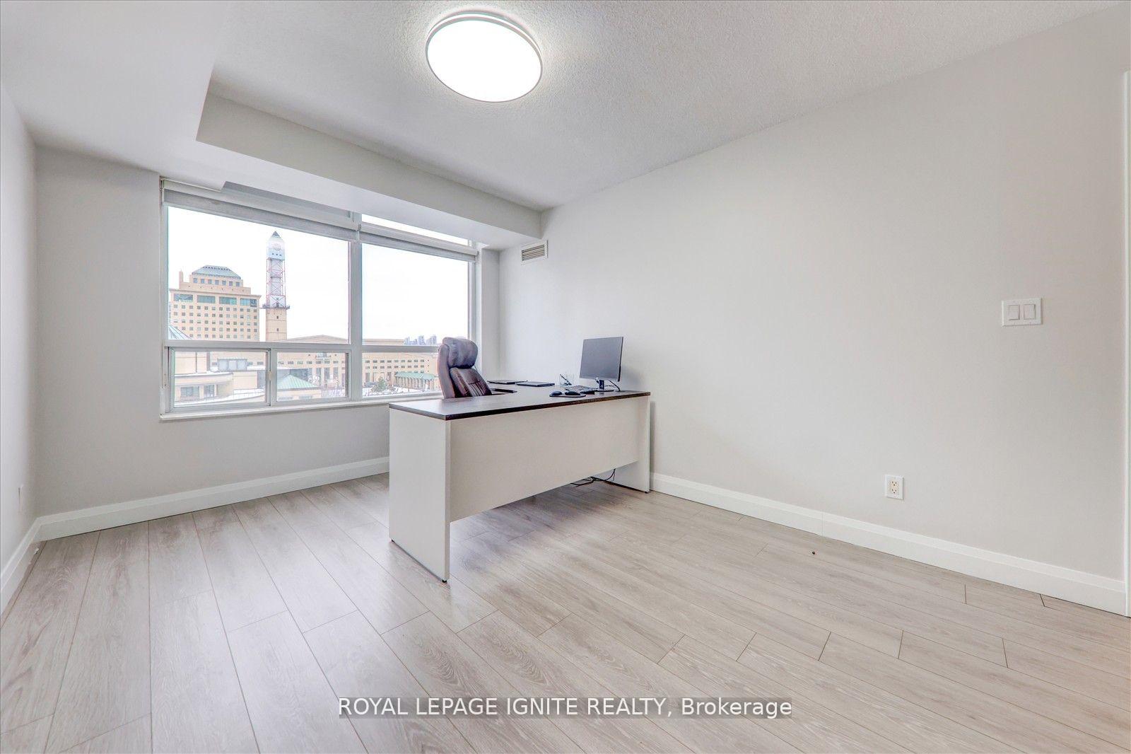 2 Bedrooms Condo at 310 Burnhamthorpe,  Mississauga For sale