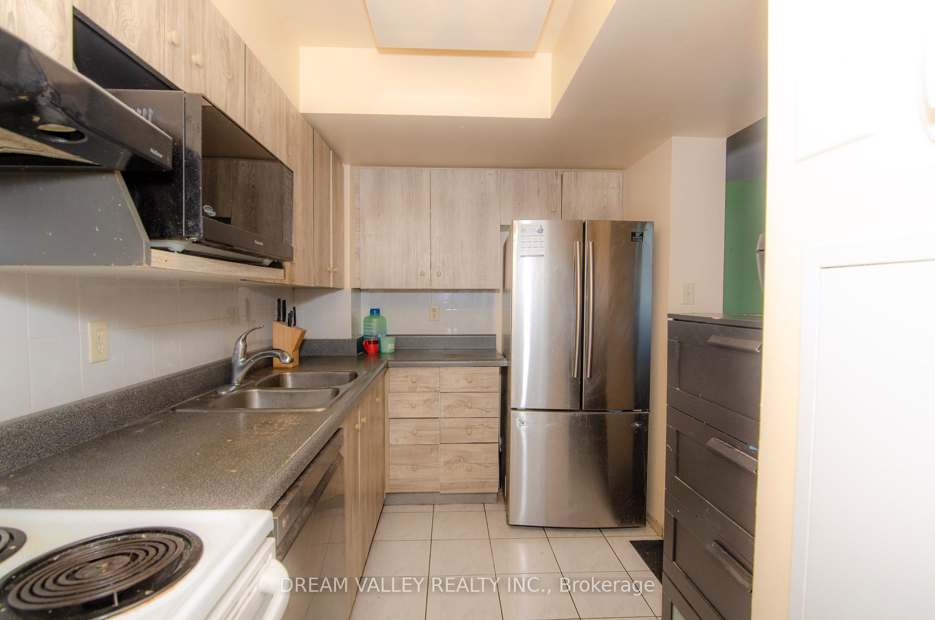 2 Bedrooms Condo at 3233 Eglinton, Toronto For sale