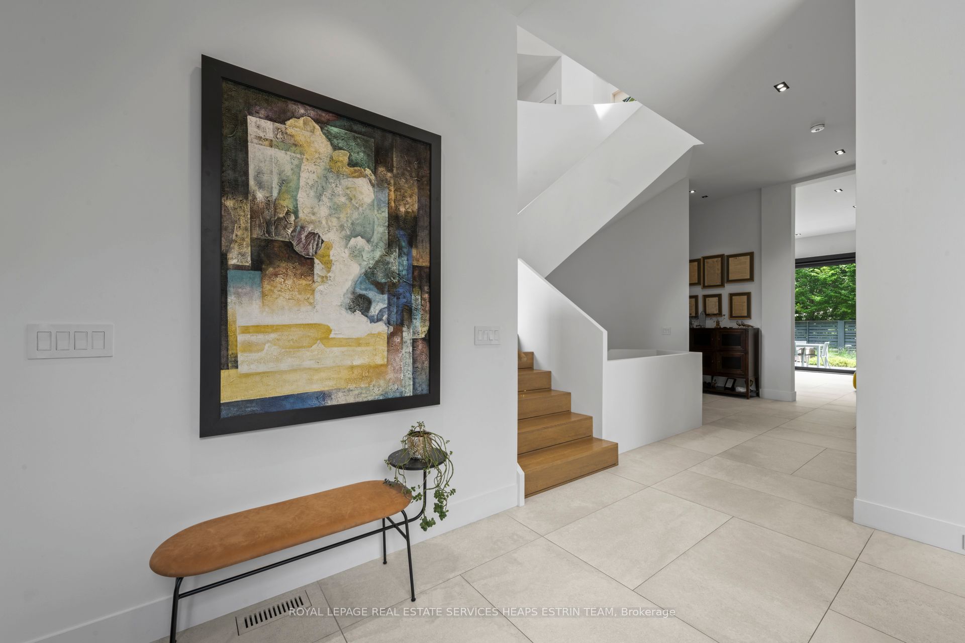 108 Stratford Crescent