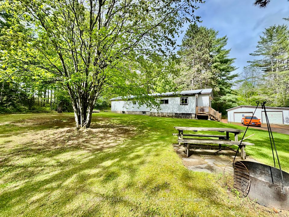 1039 Long Lake Road, Laurentian Valley, ON K8A 6W8