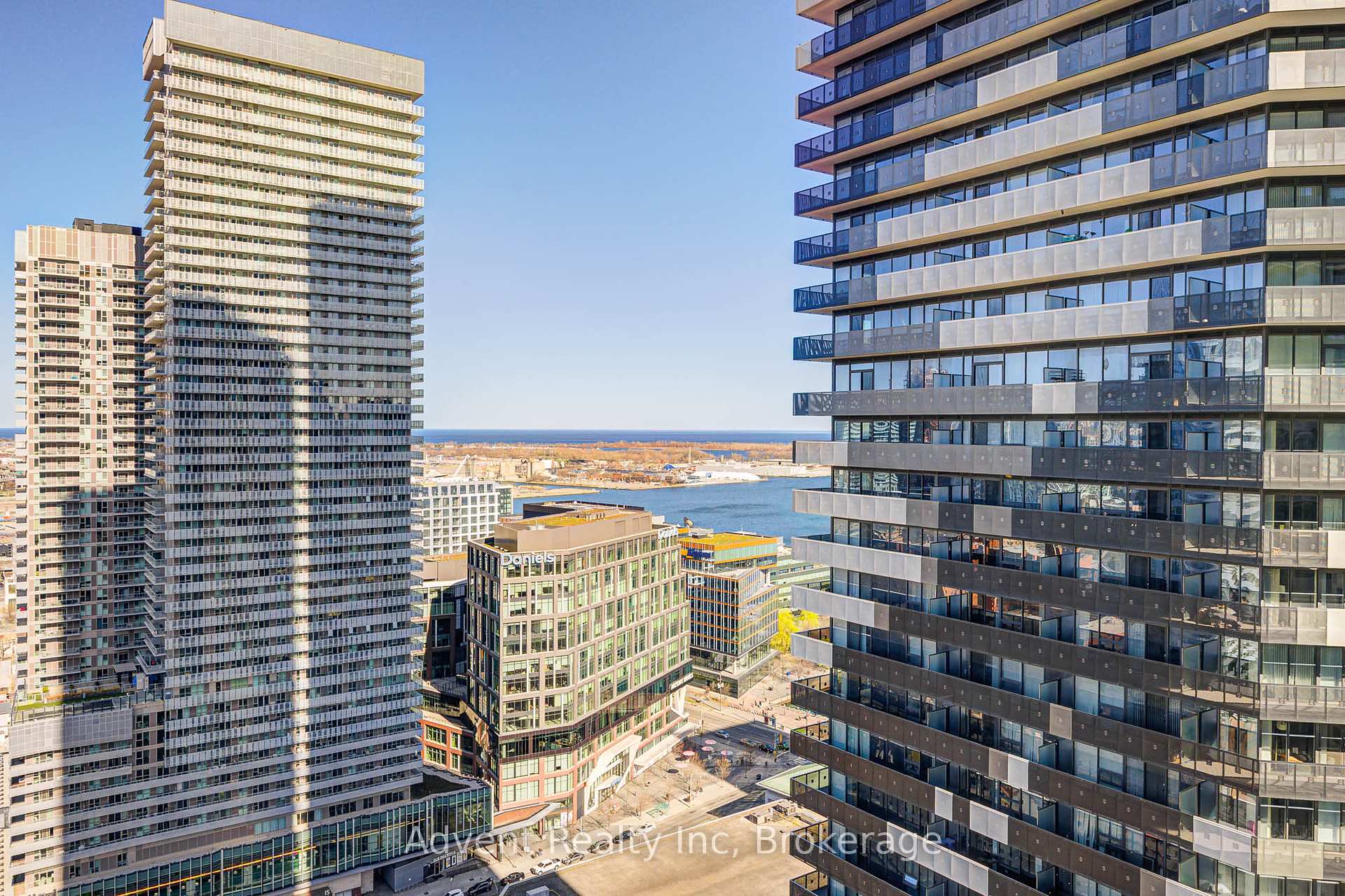 2 Bedrooms Condo at 55 Cooper,  Toronto For sale