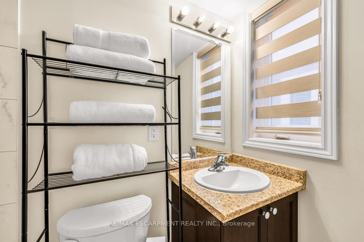 2 Bedrooms Condo at 383 Dundas,  Hamilton For sale