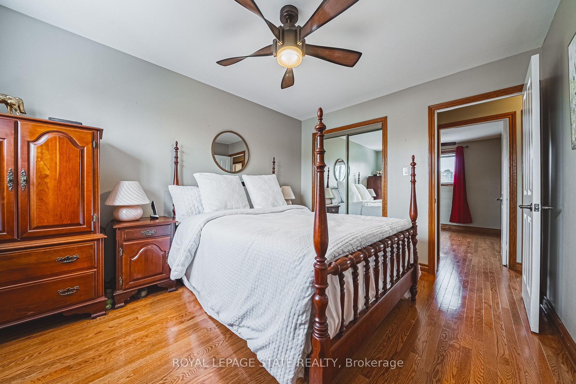3 Bedrooms Condo at 100 Quigley, Hamilton For sale