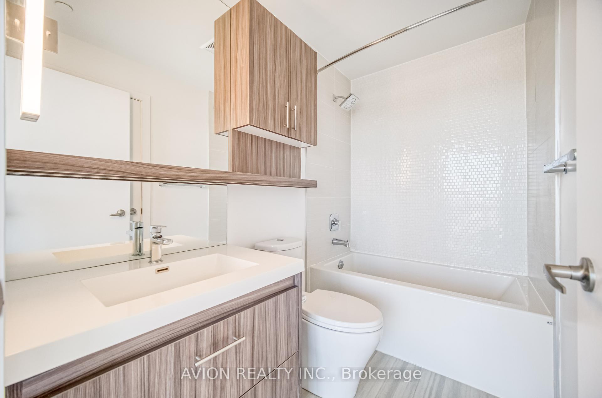2 Bedrooms Condo at 128 Fairview Mall,  Toronto For sale
