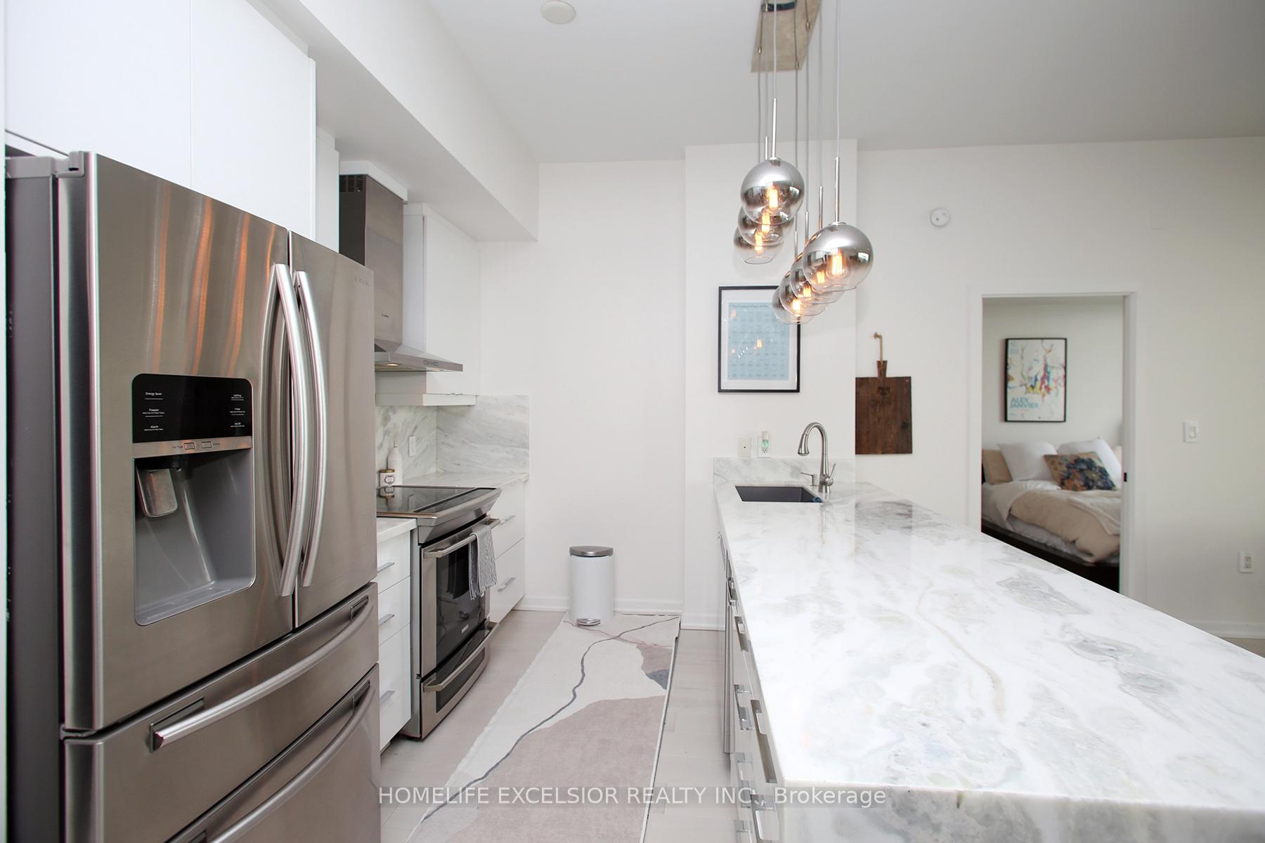 2 Bedrooms Condo at 70 Forest Manor, Toronto For sale