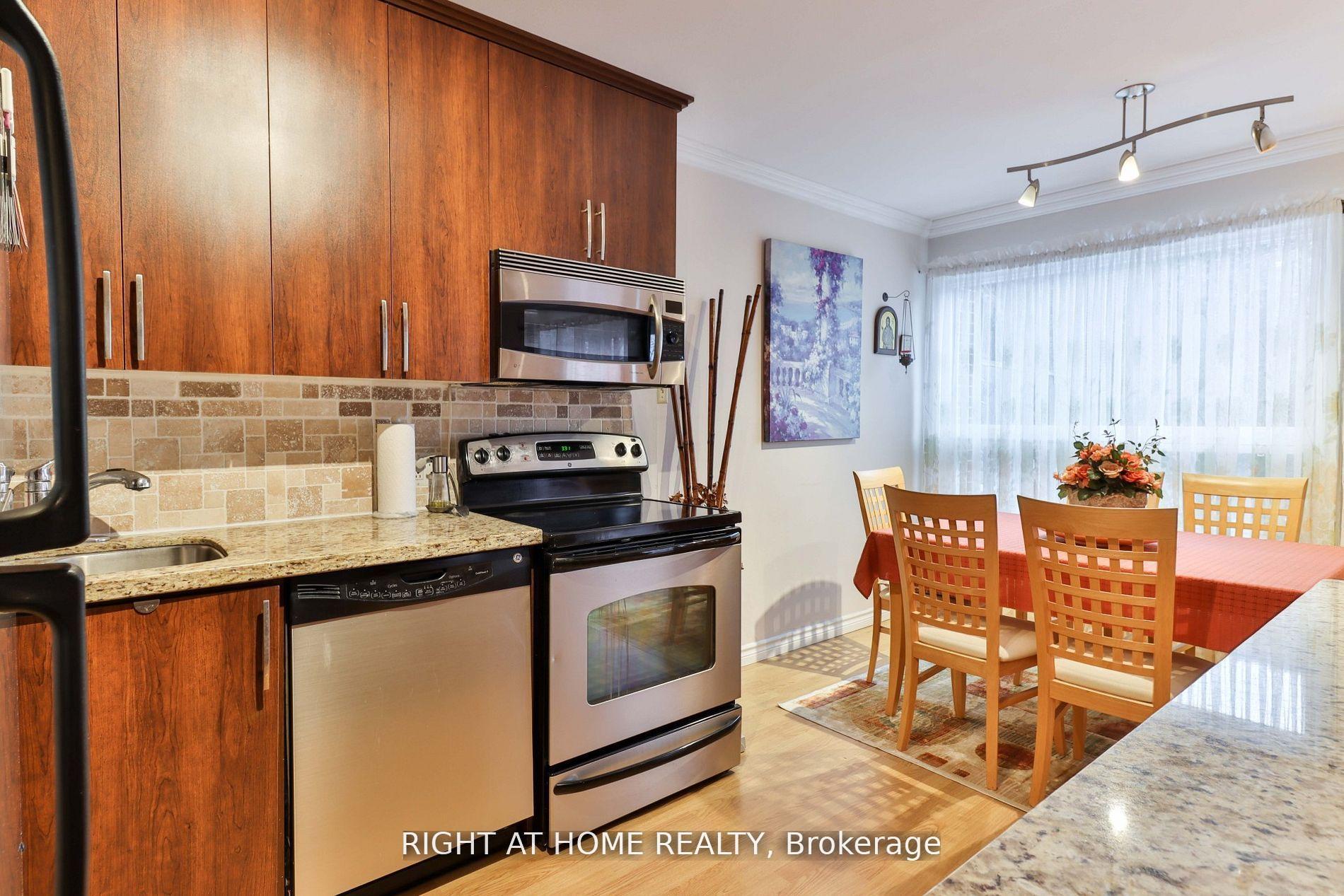 4 Bedrooms Condo at 50 Three Valleys, Toronto For sale