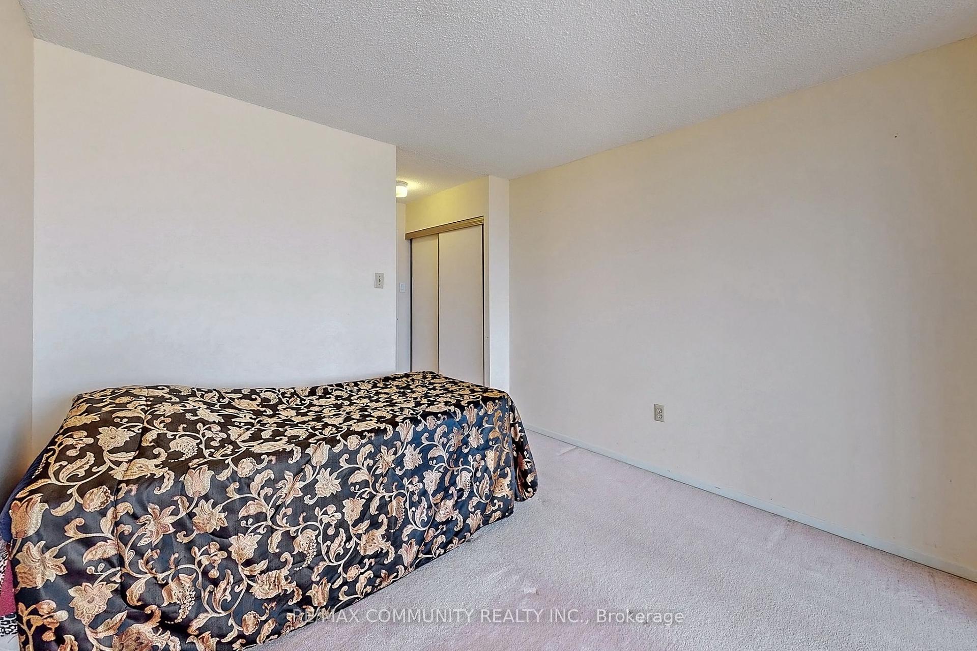 2 Bedrooms Condo at 2330 Bridletowne, Toronto For sale