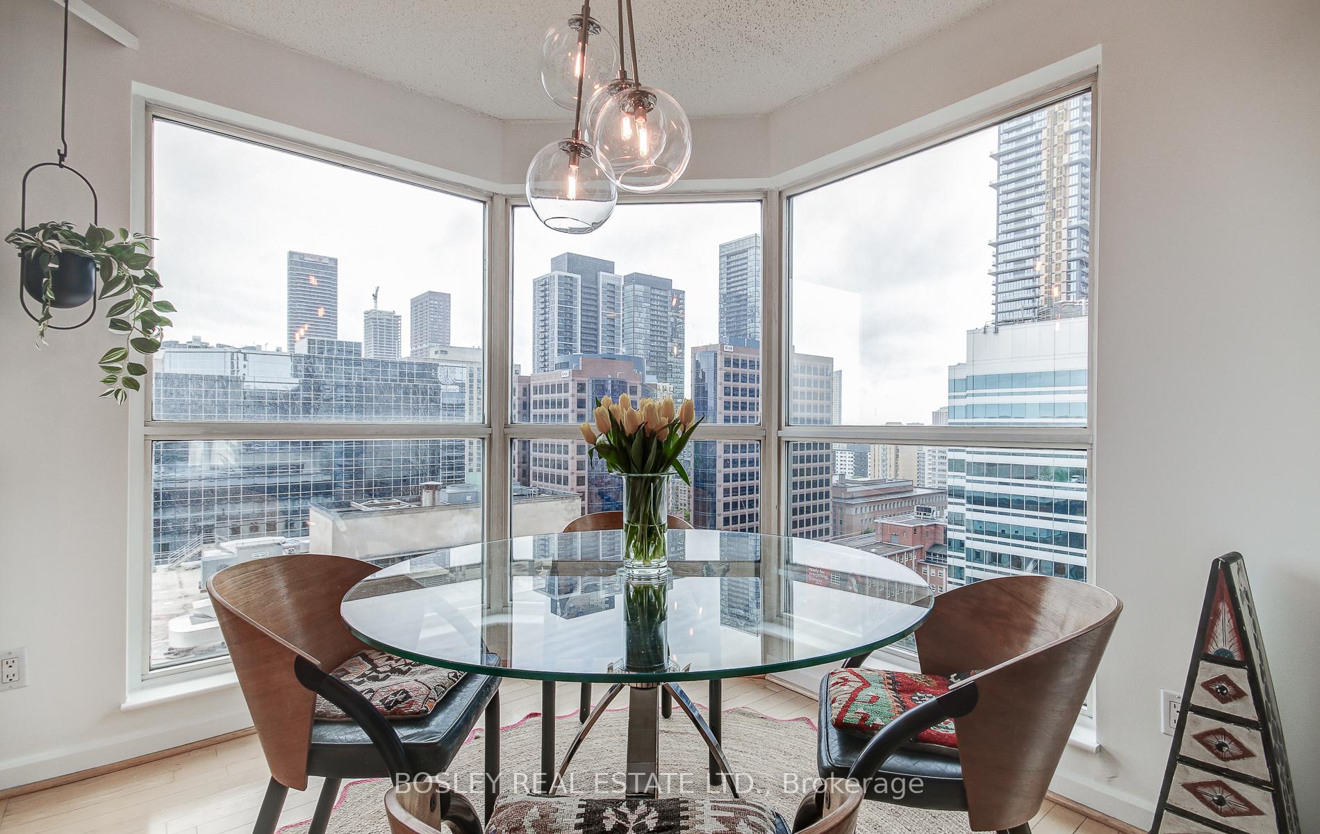 2 Bedrooms Condo at 8 Park, Toronto For sale
