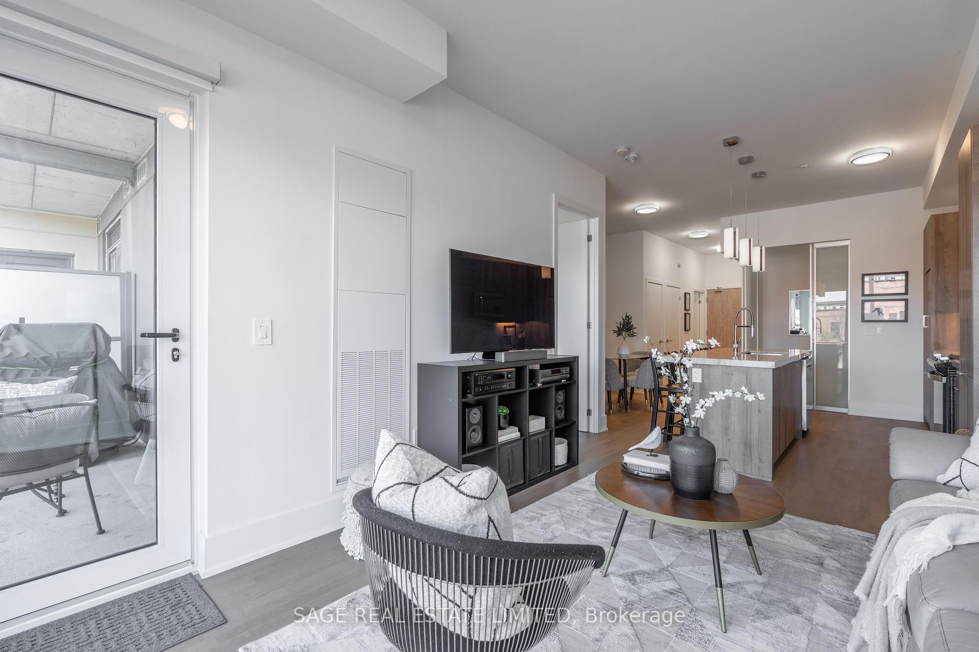 2 Bedrooms Condo at 495 Logan, Toronto For sale