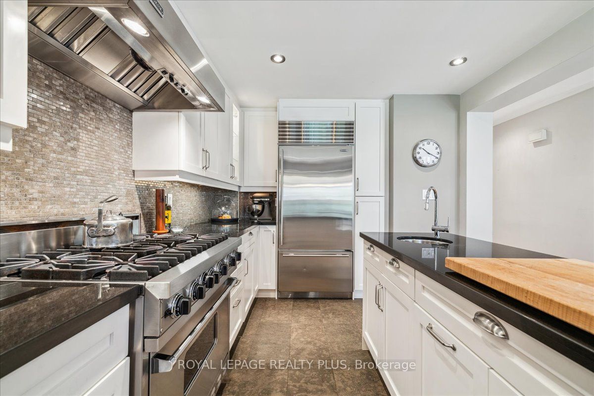 3413 Autumnleaf Crescent
