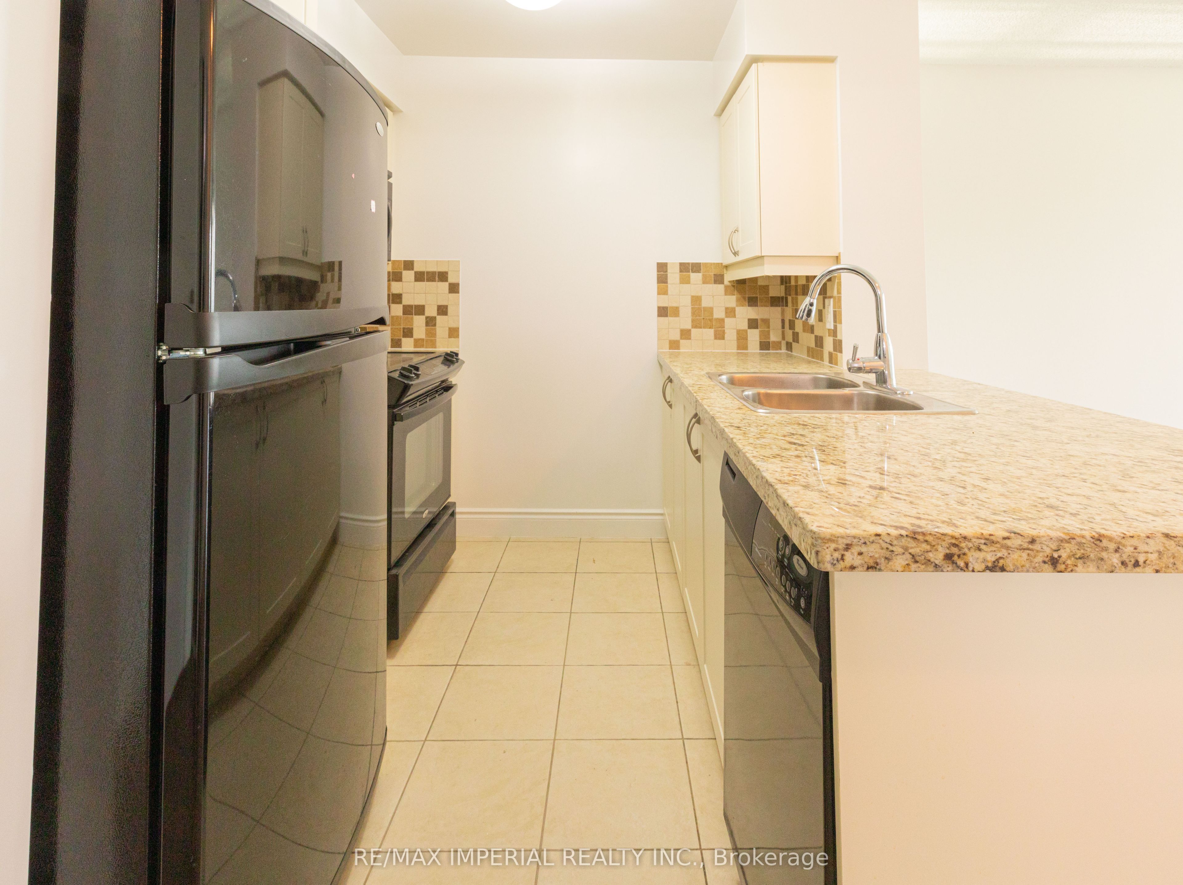25 Greenview Avenue, #1821