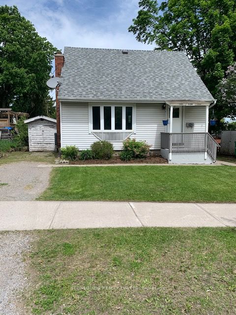 724 Fairbairn