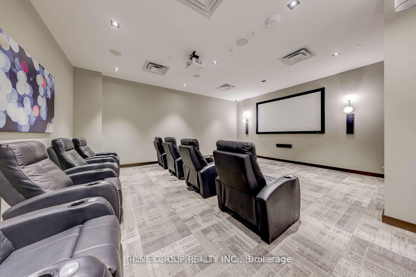 2 Bedrooms Condo at 10 Honeycrisp, Vaughan For sale