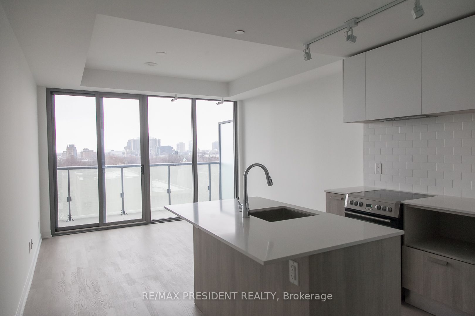 57 St Joseph Street, #913