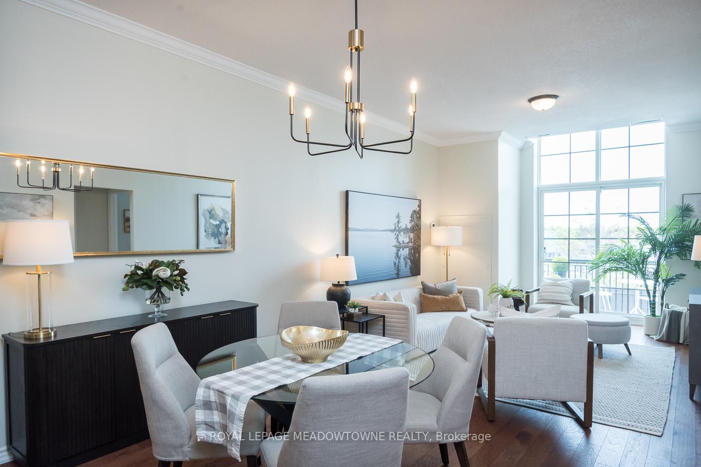 2 Bedrooms Condo at 262 Dundas, Hamilton For sale