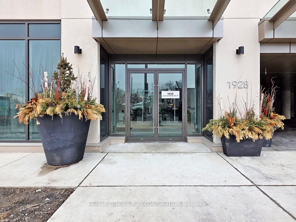 #3701 - 1928 Lake Shore Boulevard, Toronto, ON M6S 1A1