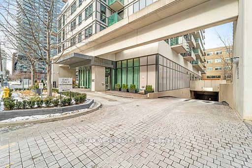 2 Bedrooms Condo at 70 Roehampton,  Toronto For sale