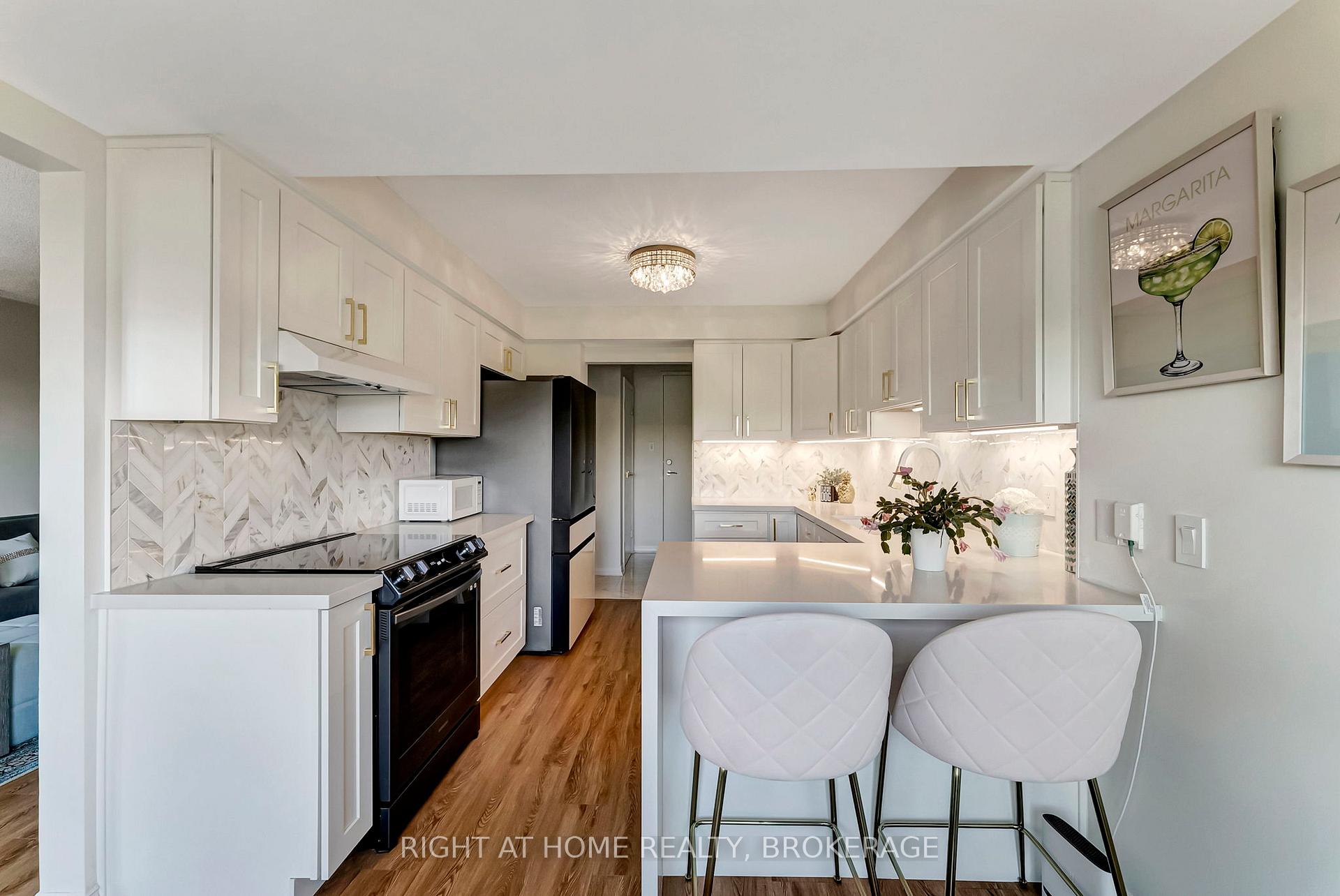 1 Bedroom Condo at 2190 Lakeshore, Burlington For sale