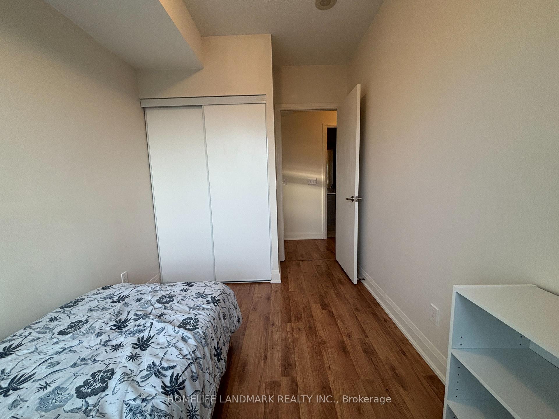 2 Bedrooms Condo at 68 Canterbury,  Toronto For sale