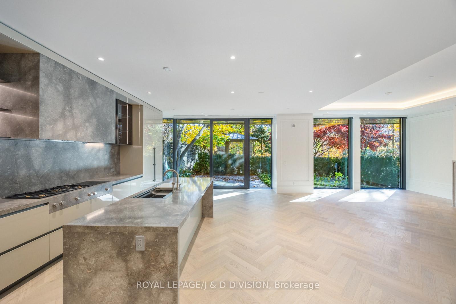 2 Bedrooms Condo at 7 Dale,  Toronto For sale