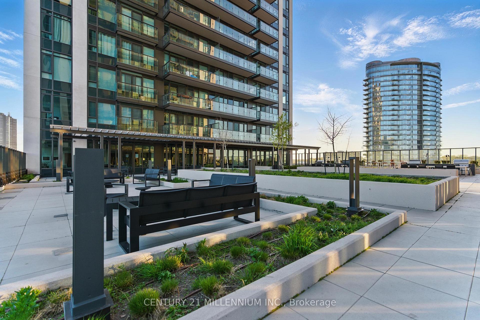 3 Bedrooms Condo at 1926 Lake Shore, Toronto For sale