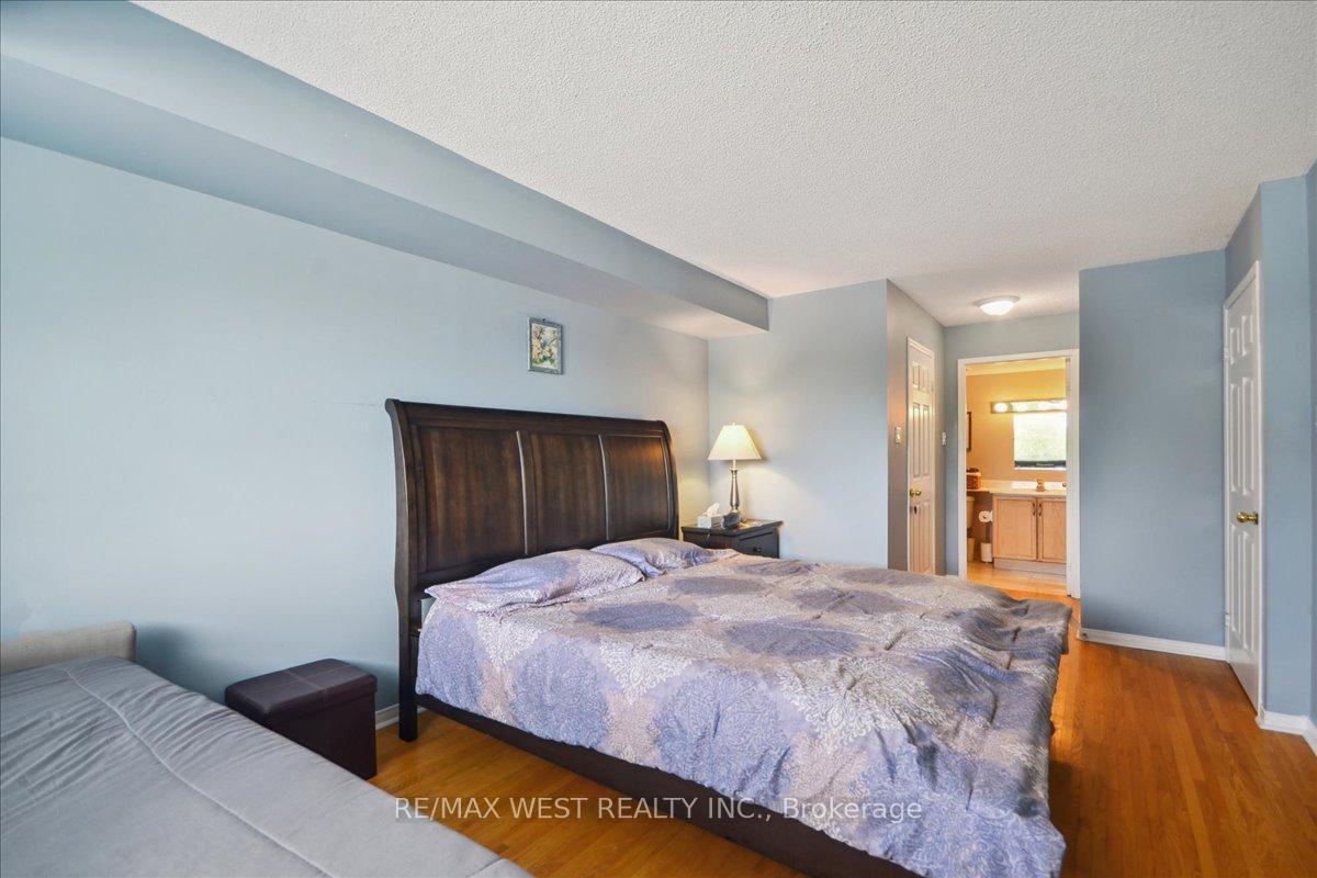 2 Bedrooms Condo at 800 Sheppard, Toronto For sale
