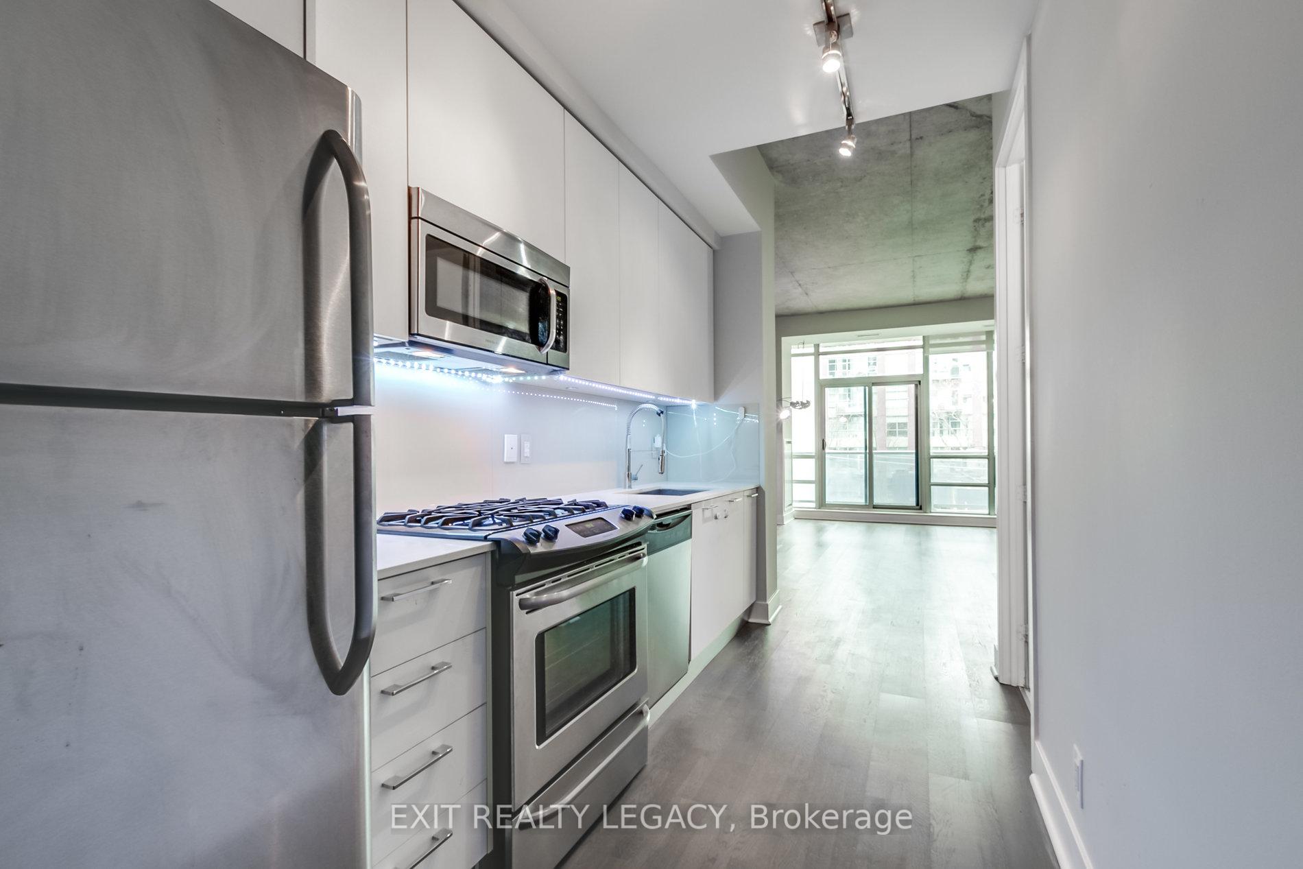 1 Bedroom Condo at 399 Adelaide,  Toronto For sale
