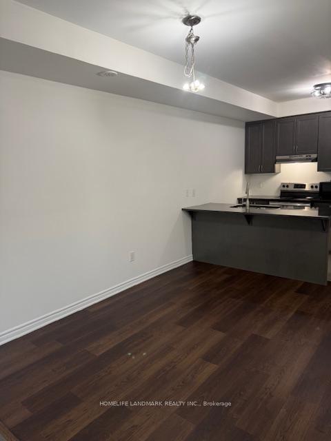 3 Bedrooms Condo at 15 Heron Park, Toronto For sale