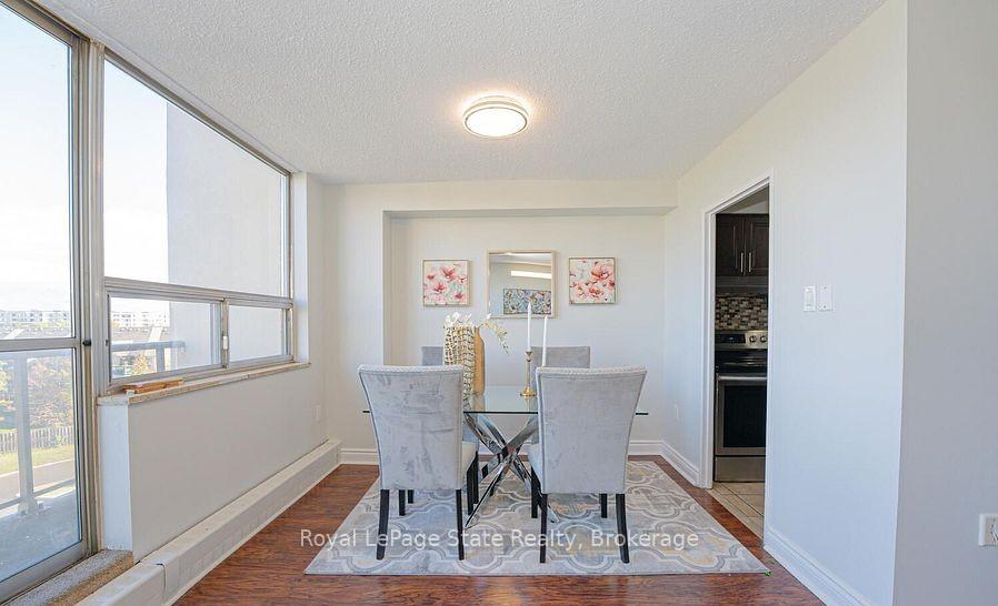 3 Bedrooms Condo at 1050 Stainton,  Mississauga For sale