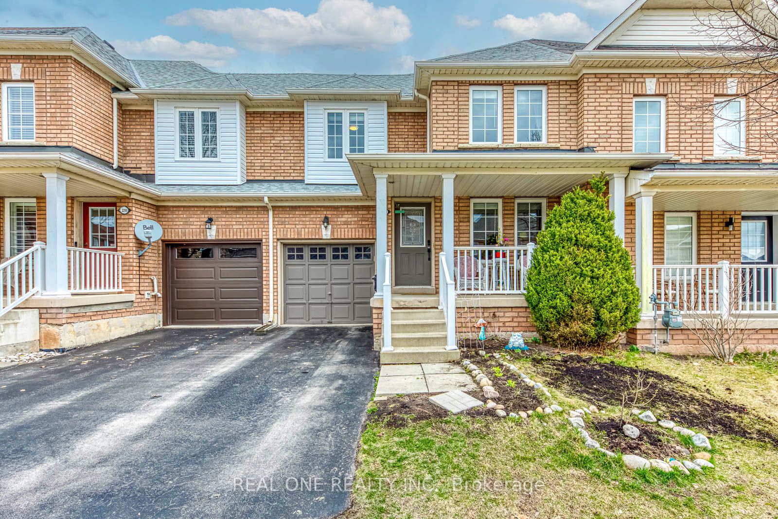 2297 Saddlecreek Crescent, Oakville, ON L6M 5J6