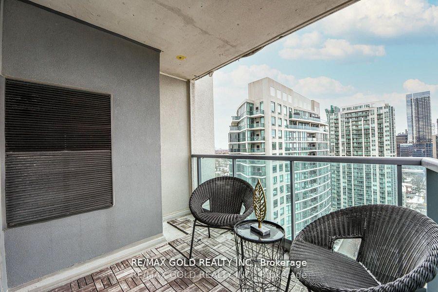 2 Bedrooms Condo at 30 Harrison Garden, Toronto For sale