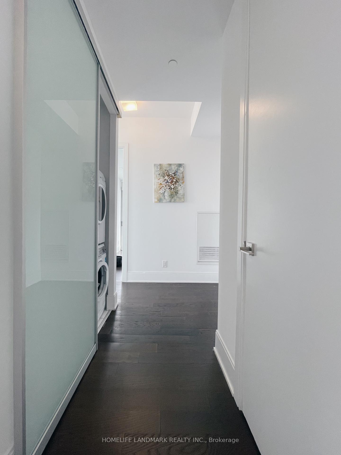 3 Bedrooms Condo at 50 Charles, Toronto For sale