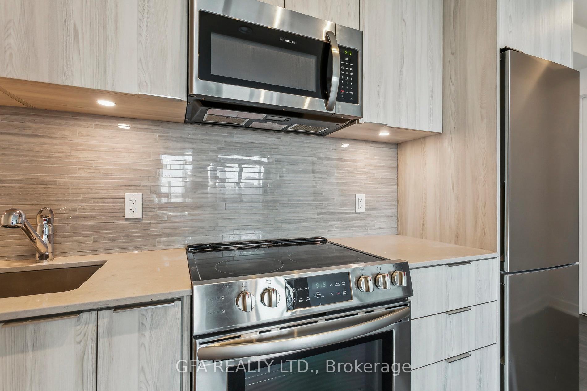 2 Bedrooms Condo at 30 Ordnance, Toronto For sale