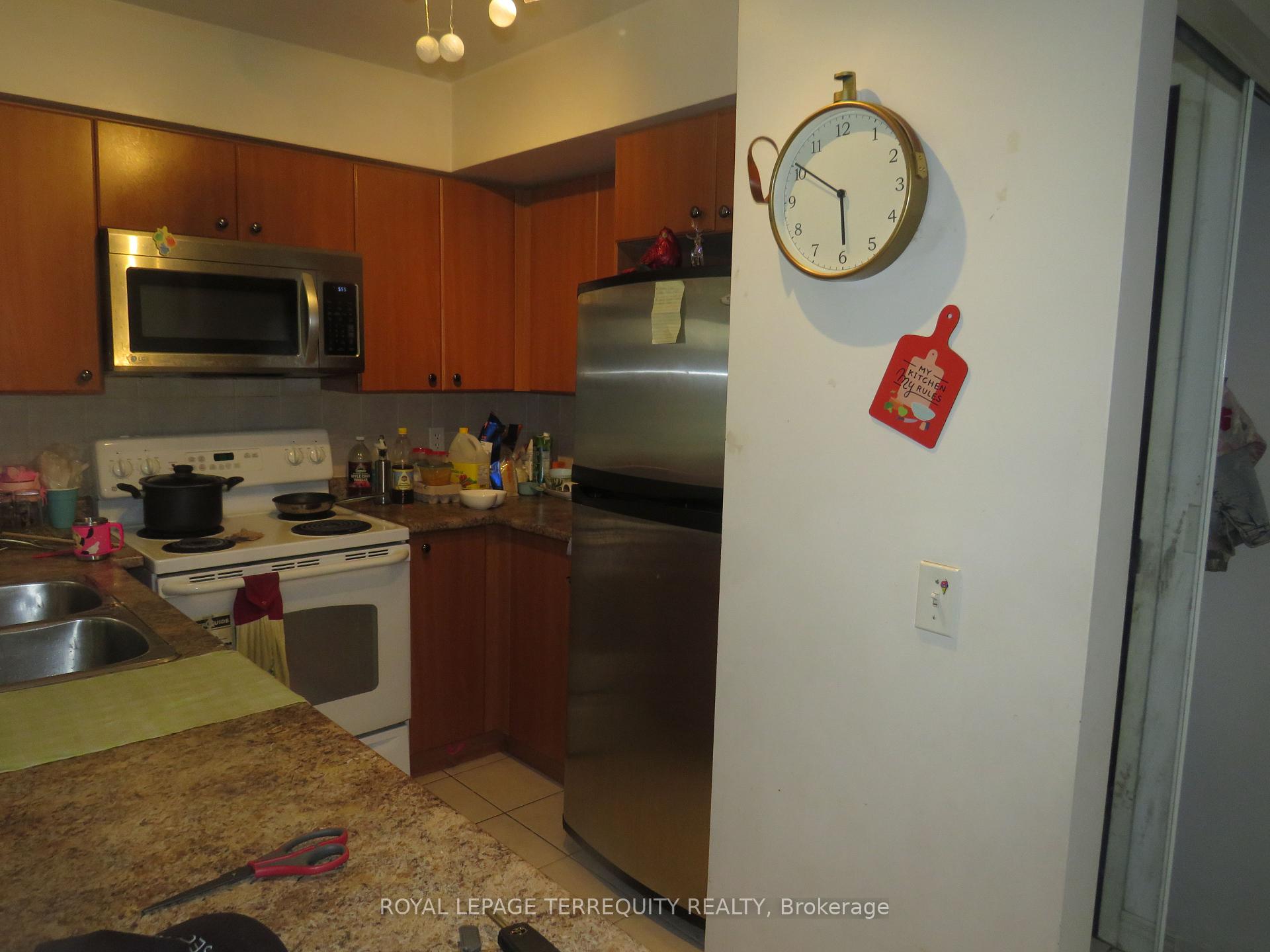 2 Bedrooms Condo at 30 Grand Trunk, Toronto For sale