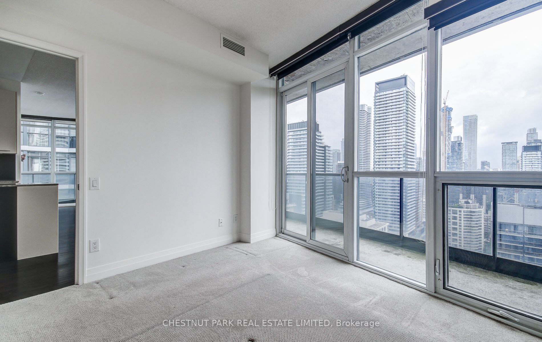25 Carlton Street, #3205