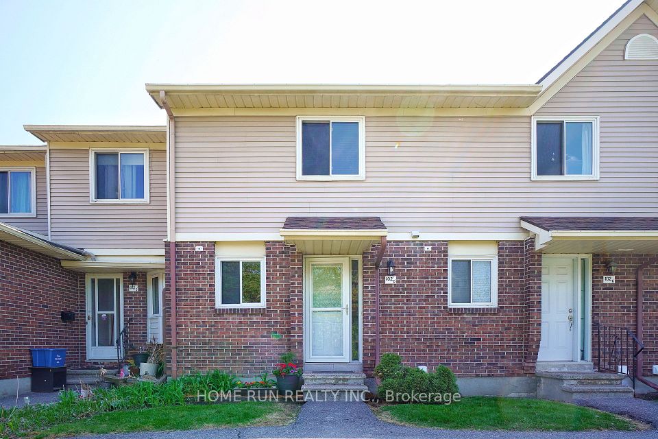 102 Valley Stream