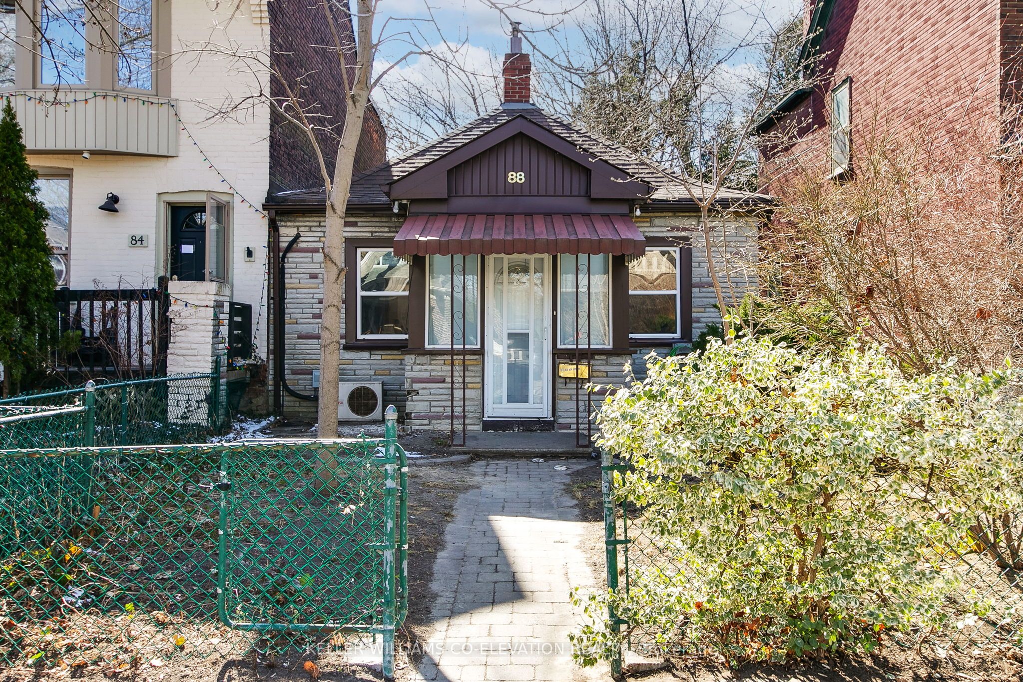 88 Redwood Avenue