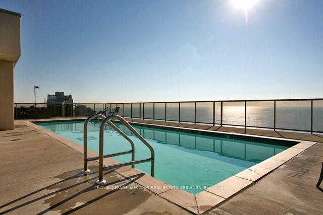2 Bedrooms Condo at 1477 Lakeshore,  Burlington For sale