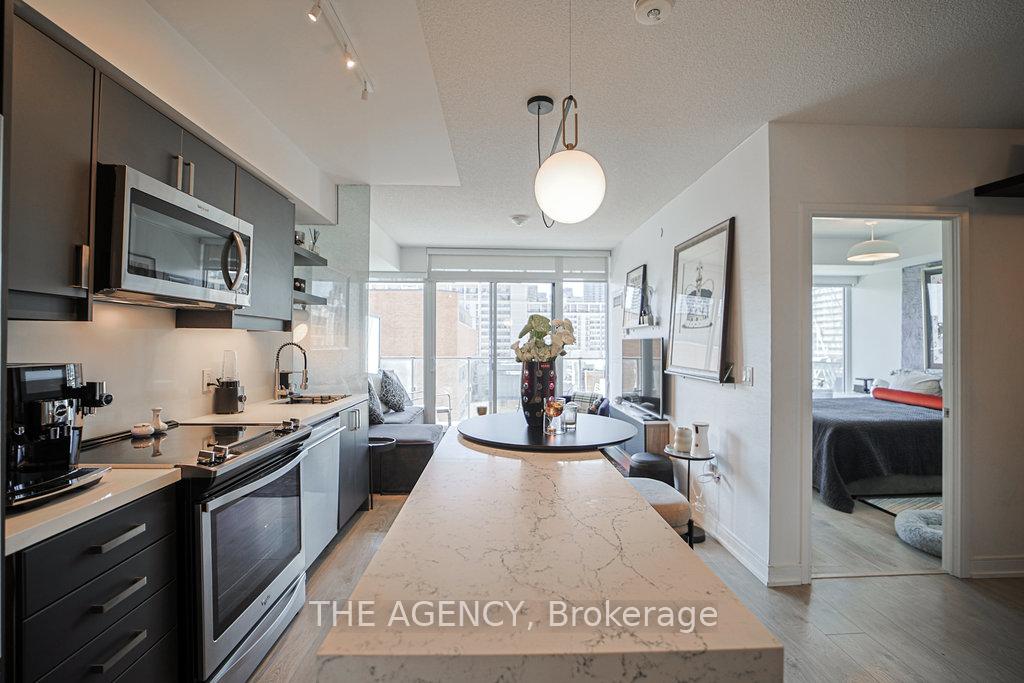 1 Bedroom Condo at 50 Wellesley, Toronto For sale